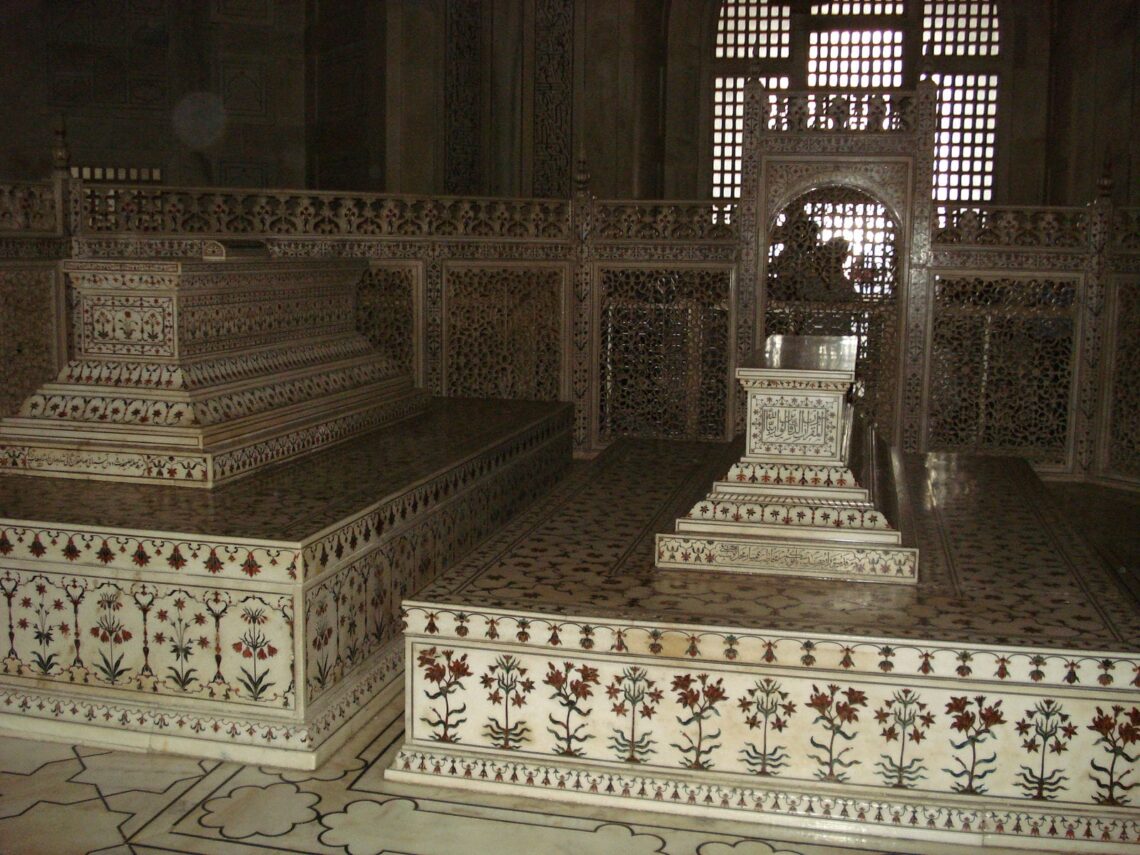 18 Famous Architectural Landmarks In Asia For Architects 227 Architectural landmark: taj mahal false sarcophagi of mumtaz mahal and shah jahan ยฉ maahmaah