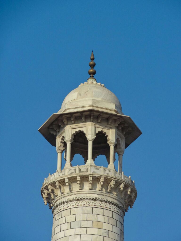 Architectural landmark: taj mahal minaret © shivansh singh