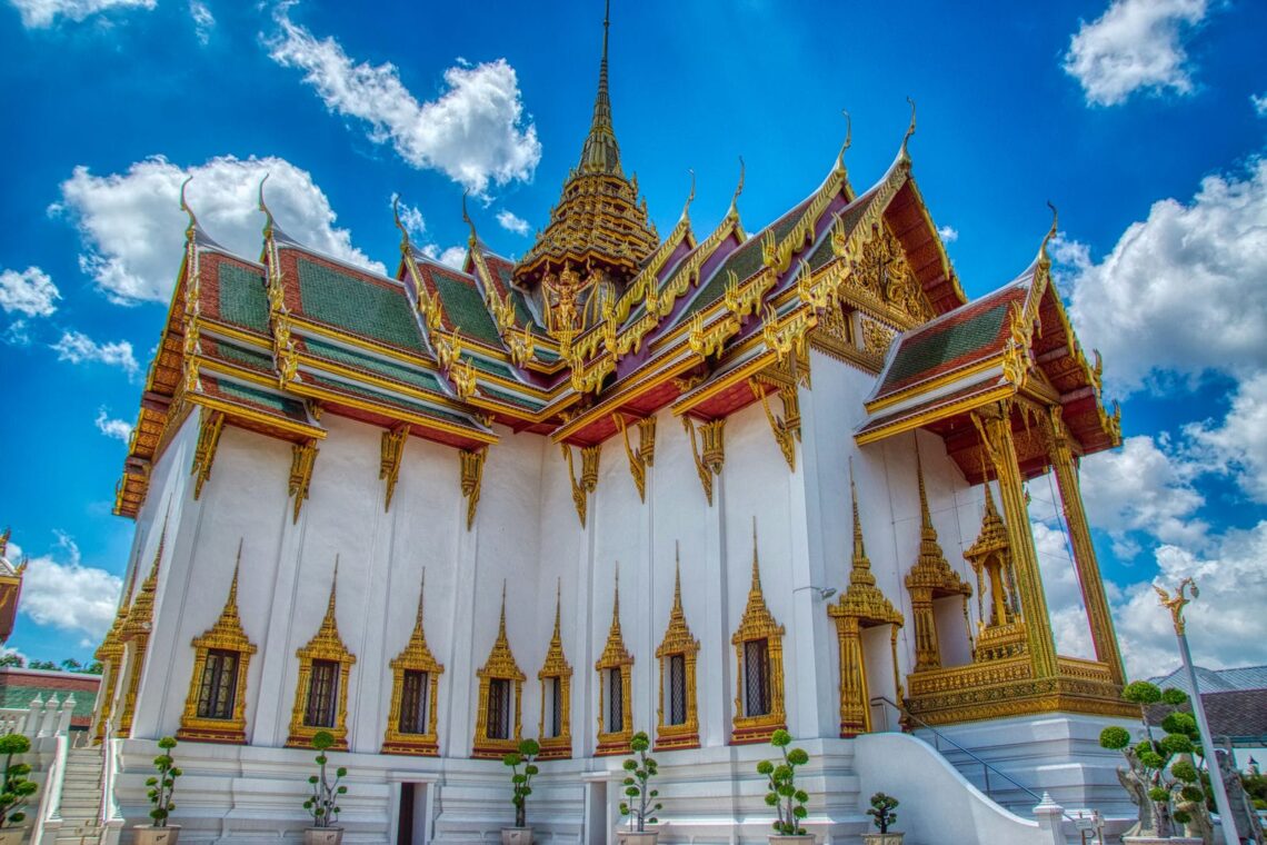 18 Famous Architectural Landmarks In Asia For Architects 334 Architectural landmark: the grand palace dusit maha prasat hall ยฉ uwe schwarzbach