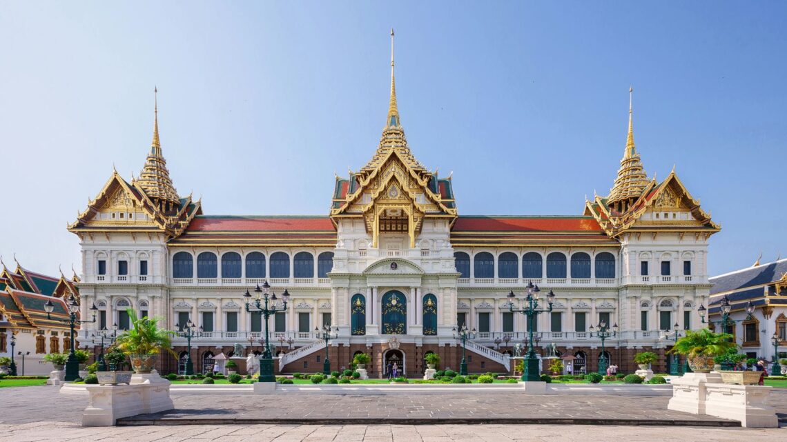 18 Famous Architectural Landmarks In Asia For Architects 335 Architectural landmark: the grand palace phra thinang chakri maha prasat ยฉ supanut arunoprayote