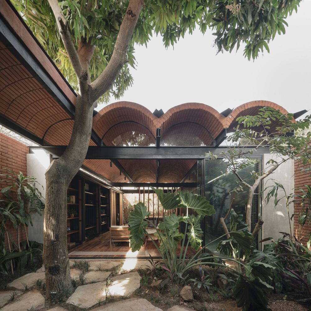Intermediate House / Equipo De Arquitectura 2 Intermediate house / equipo de arquitectura