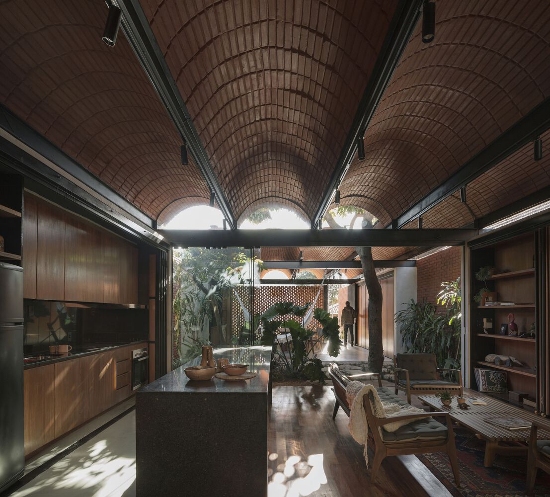 Intermediate House / Equipo De Arquitectura 1 Intermediate house / equipo de arquitectura