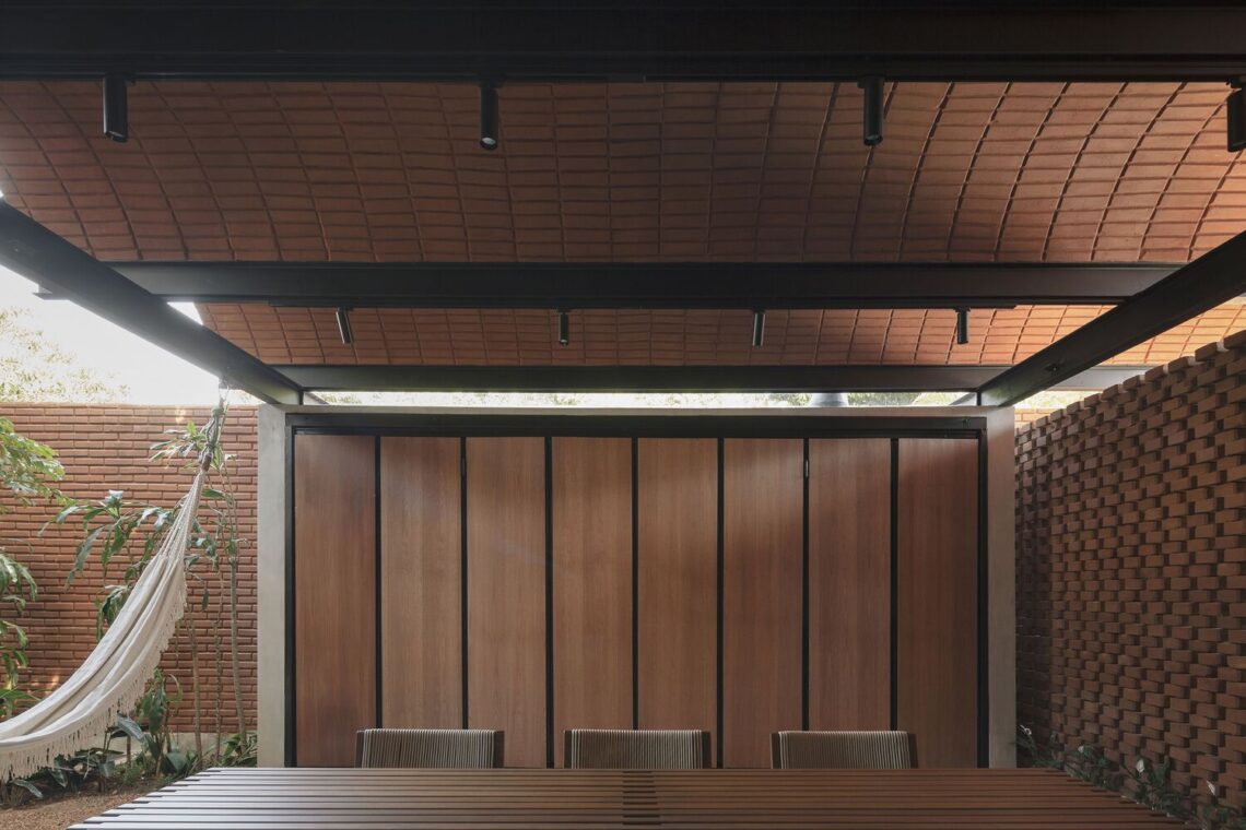Intermediate House / Equipo De Arquitectura 50 Intermediate house / equipo de arquitectura