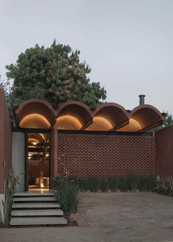 Intermediate House / Equipo De Arquitectura 54 Intermediate house / equipo de arquitectura