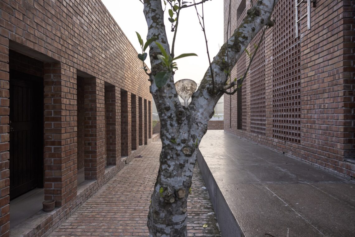 Bait ur raiyan mosque / cubeinside