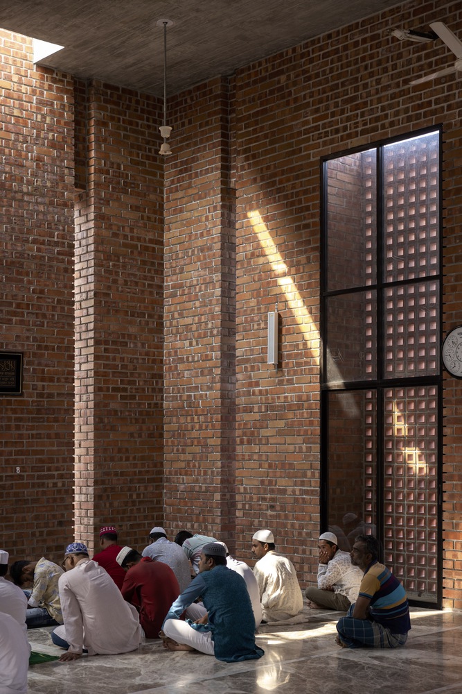 Bait ur raiyan mosque / cubeinside