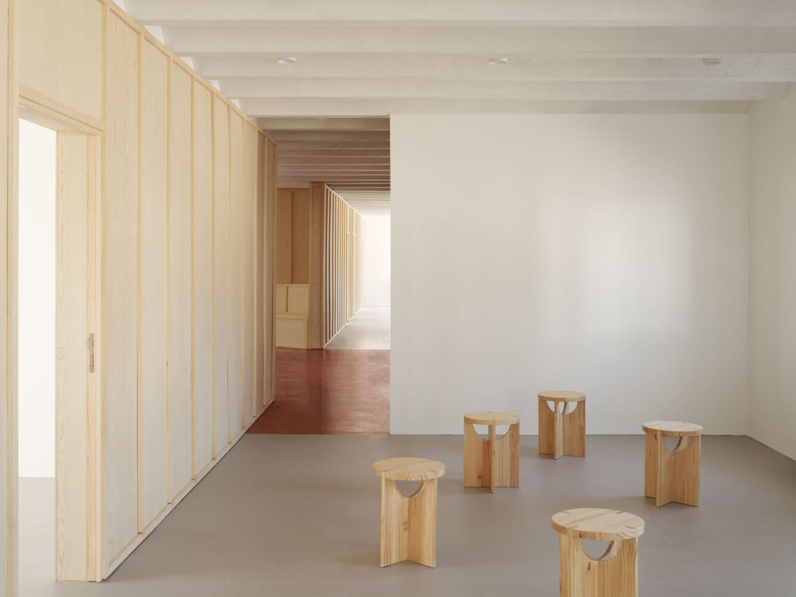 De Los Molinos Library / Estudio Diir 13 De los molinos library / estudio diir