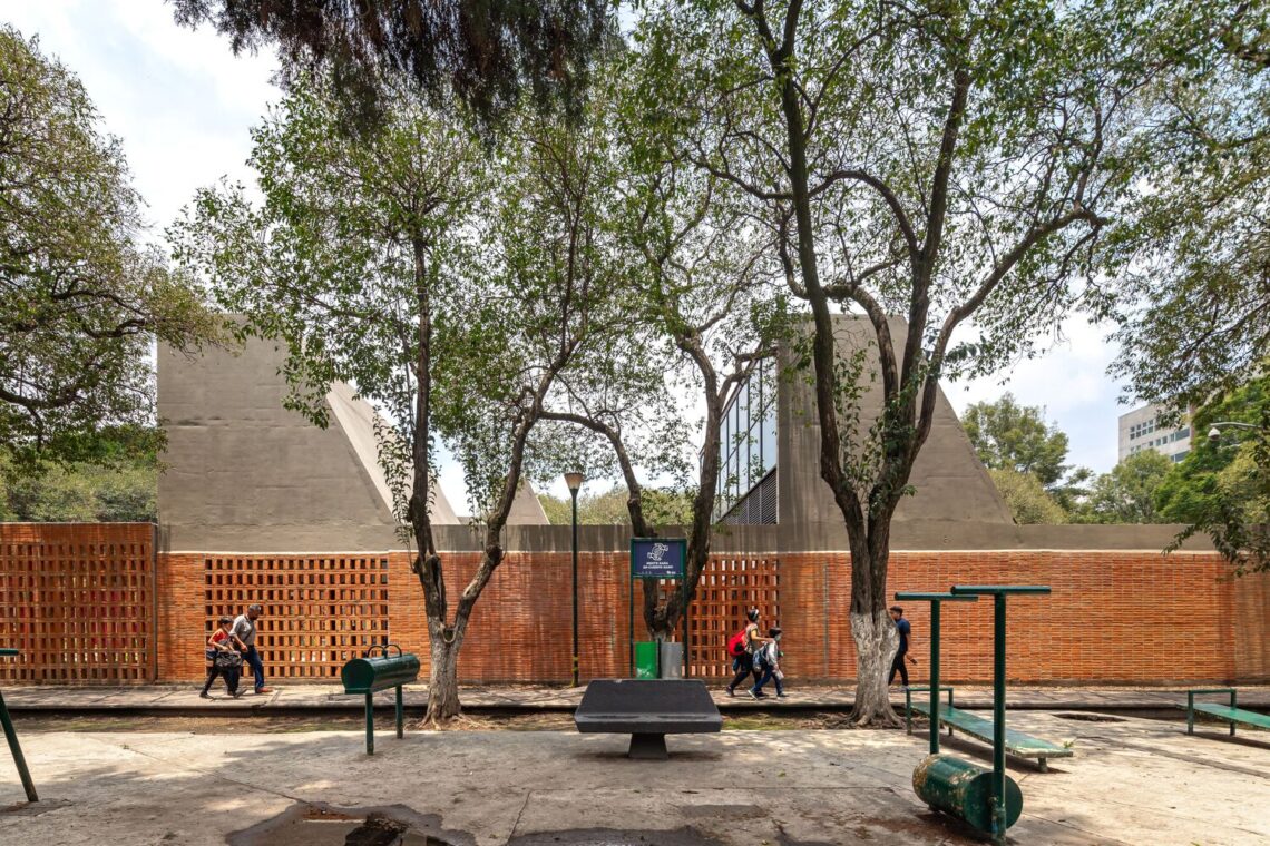 Pilares Valentín Gómez Farías / A|911 1 Community center pilares valentín gómez farías / a|911
