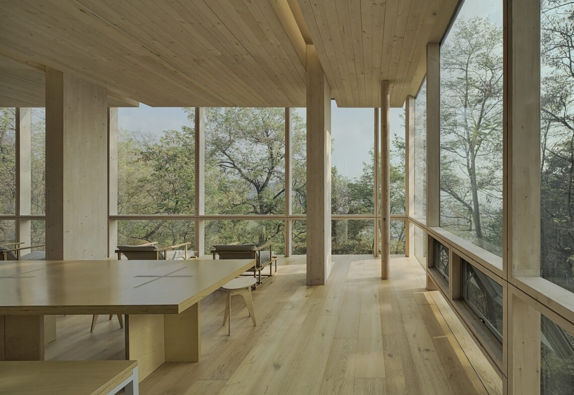 Inwang guard post forest retreat / soltozibin architects + sn architecture