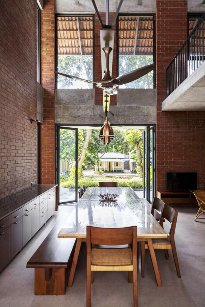 Maayer anchol residence / indesol architects + neoformation architects
