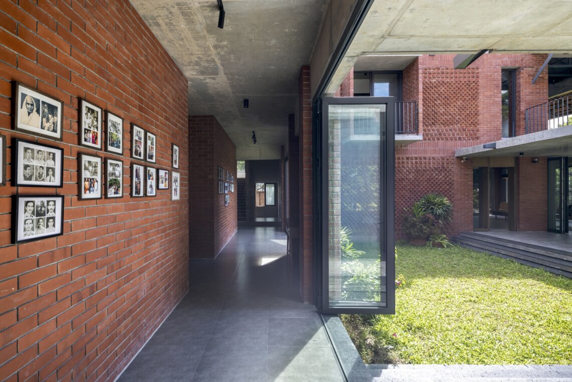 Maayer anchol residence / indesol architects + neoformation architects