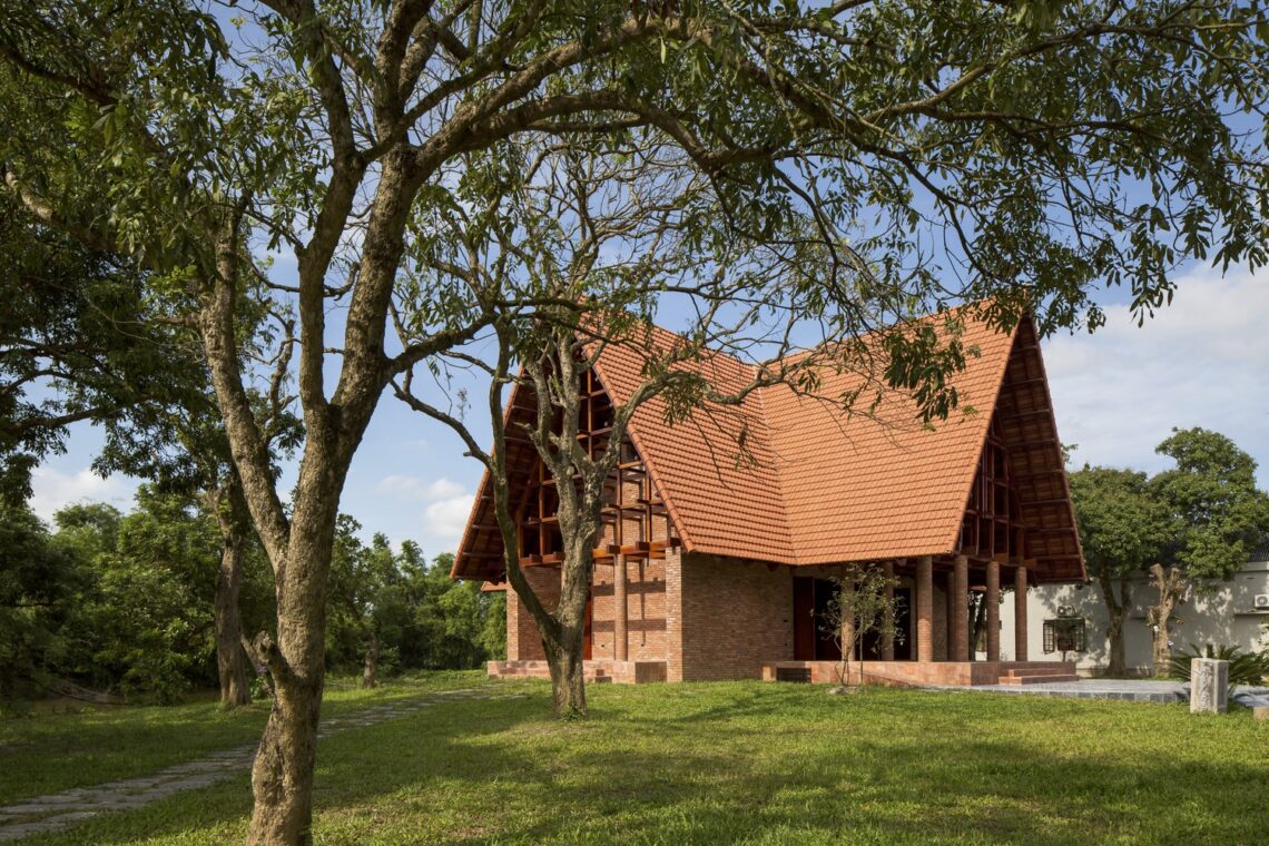 Martyr shrine / lestudioarchitects