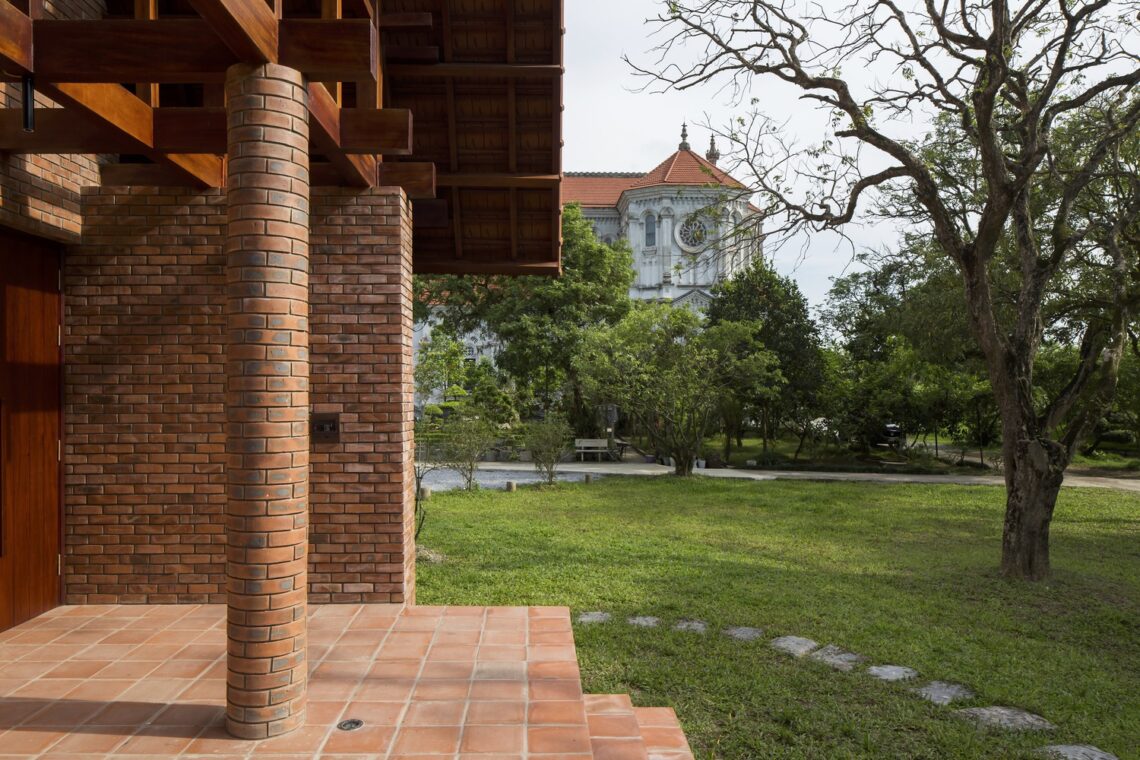 Martyr shrine / lestudioarchitects