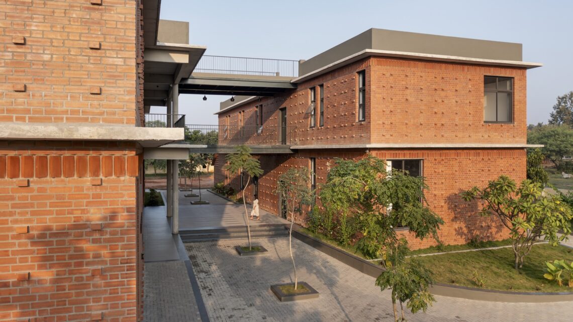National School Of Business Bangalore / Habitart Architecture Studio 15 National school of business bangalore / habitart architecture studio