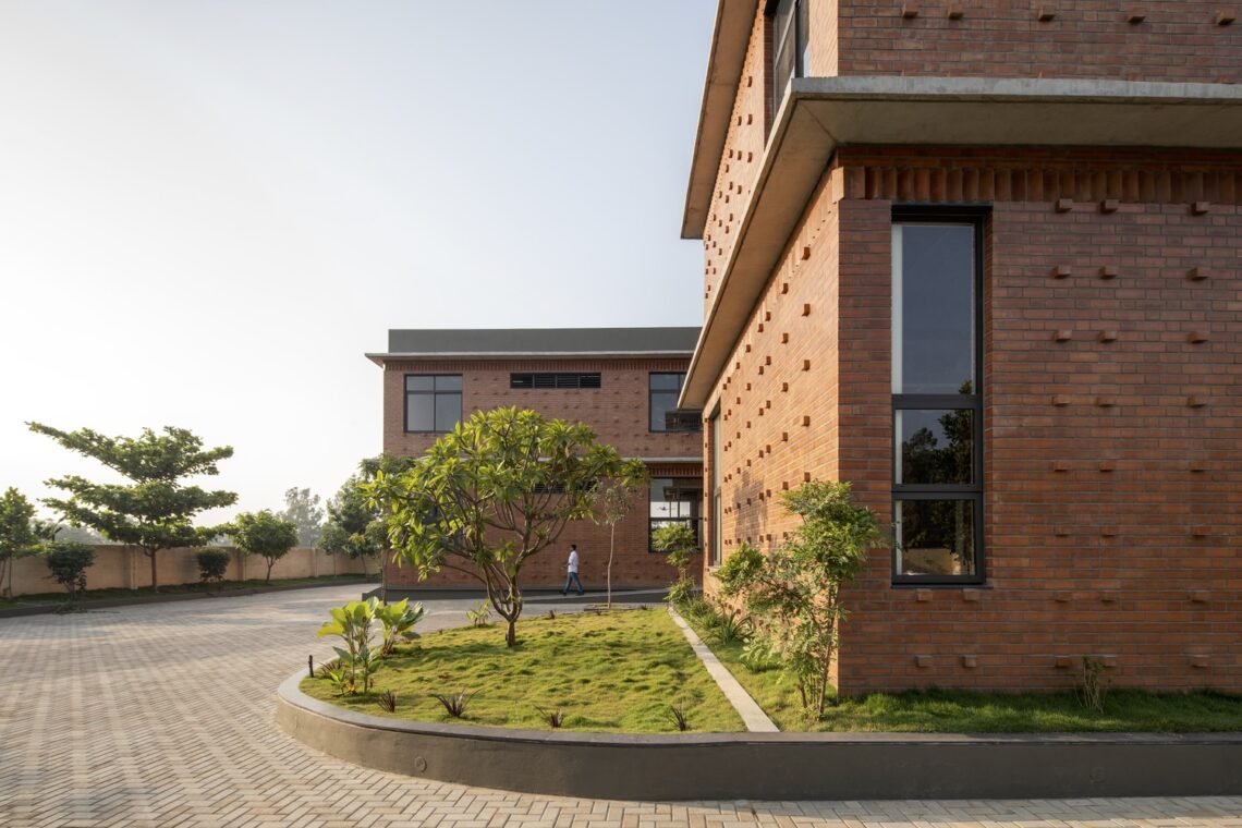 National School Of Business Bangalore / Habitart Architecture Studio 21 National school of business bangalore / habitart architecture studio