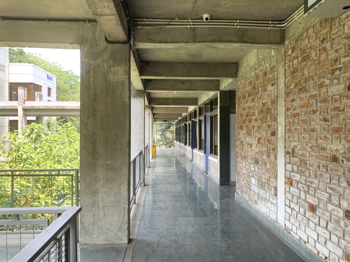Student’s Hostel / Studioboxx 12 Student’s hostel / studioboxx