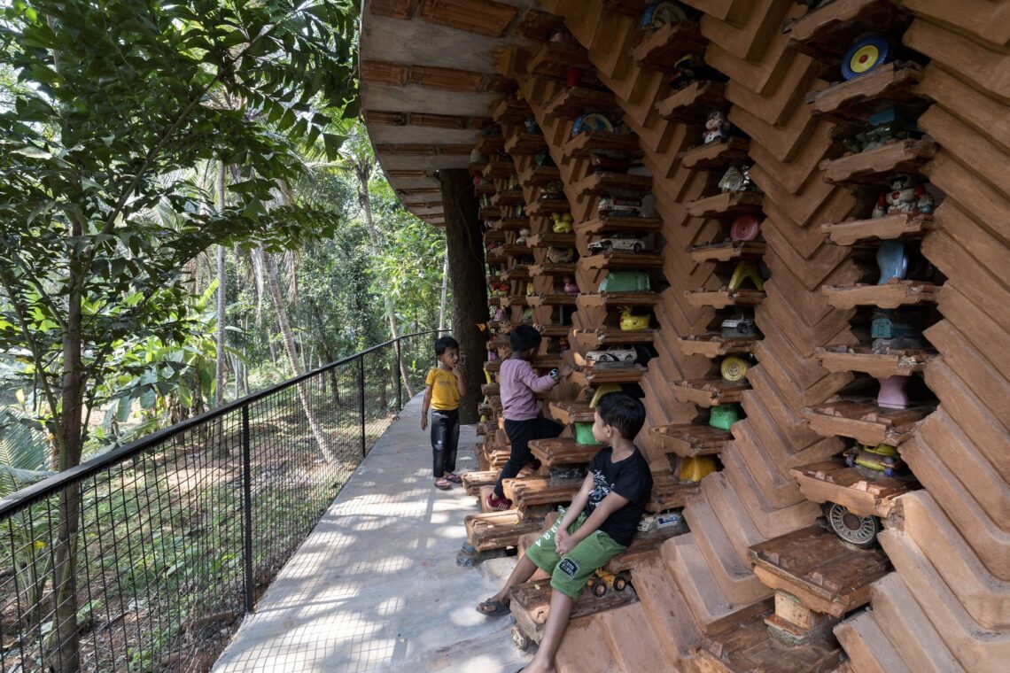 Toy Storey Residence / Wallmakers 2 Toy storey residence / wallmakers