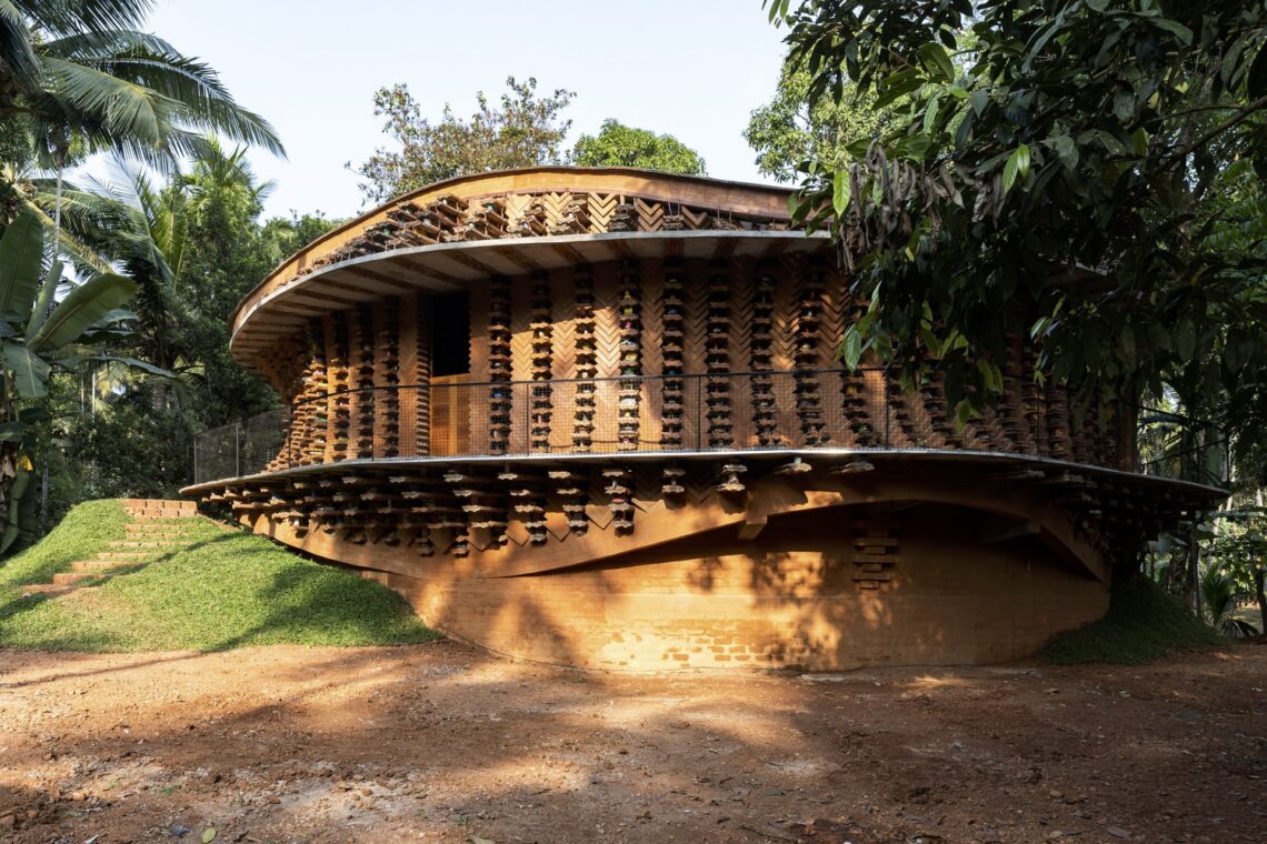 Toy Storey Residence / Wallmakers 1 Toy storey residence / wallmakers