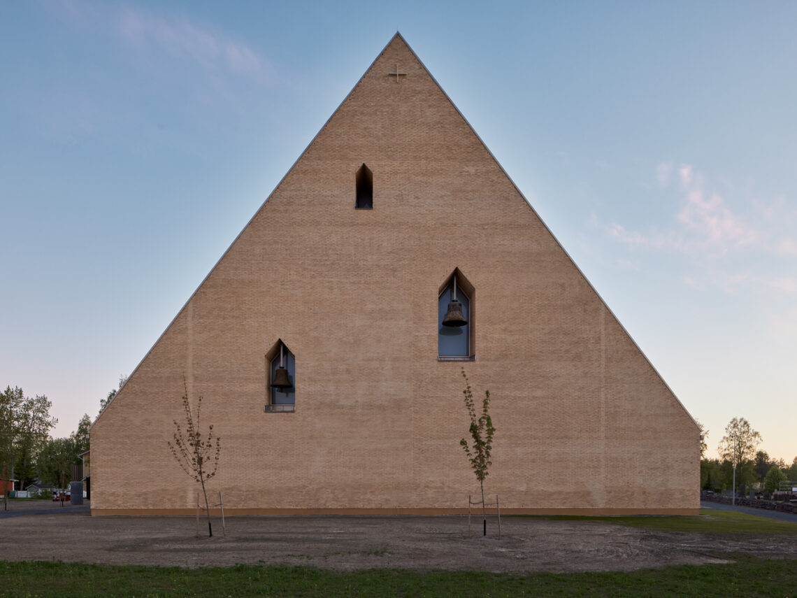Ylivieska church / k2s architects