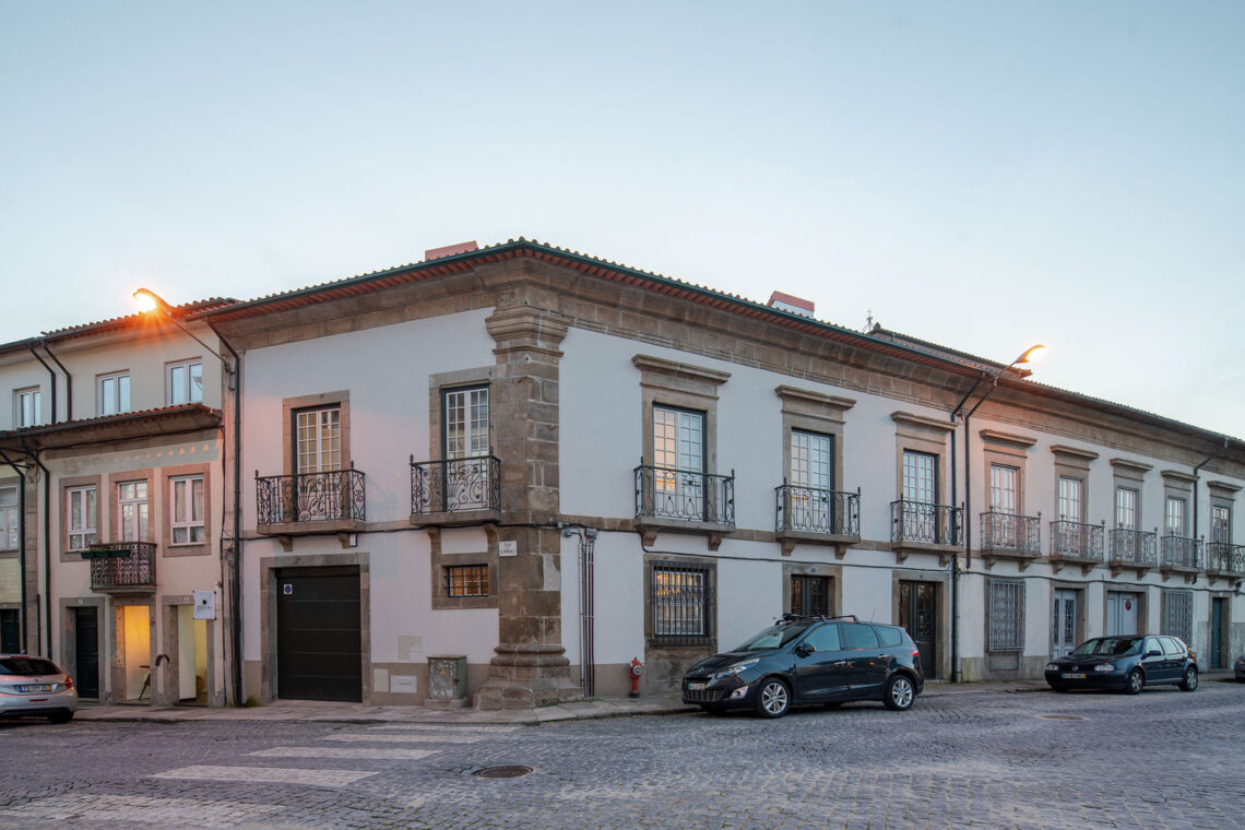 House In Mouzinho De Albuquerque Square / Carvalho Araújo 10 House in mouzinho de albuquerque square / carvalho araújo