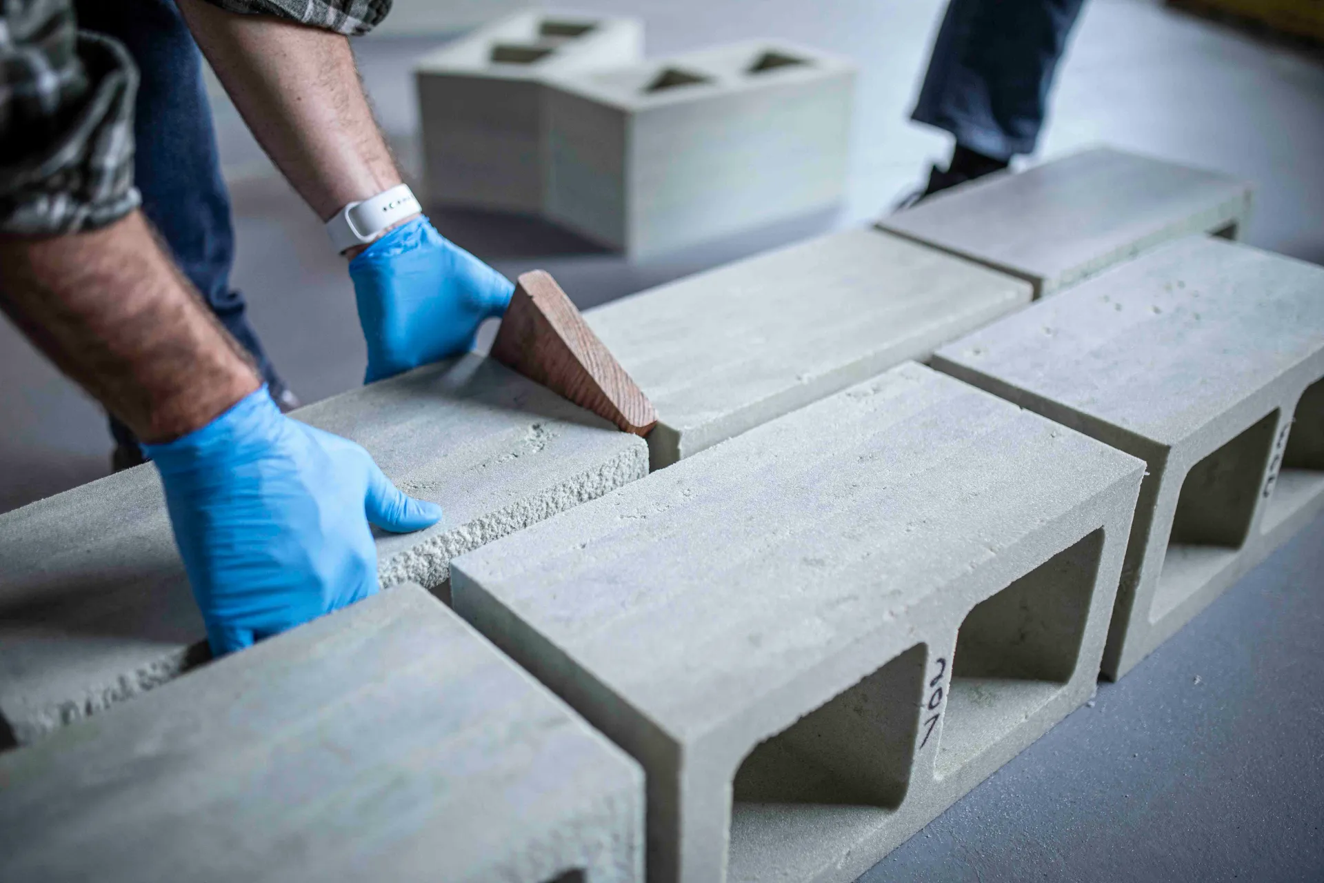 Algae-based concrete bricks: prometheus materials leads sustainable building revolution