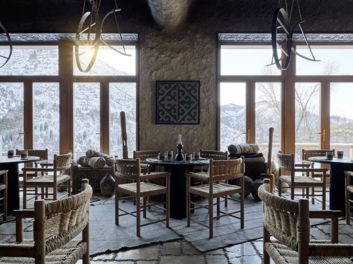 Auyl restaurant / naaw + dunie