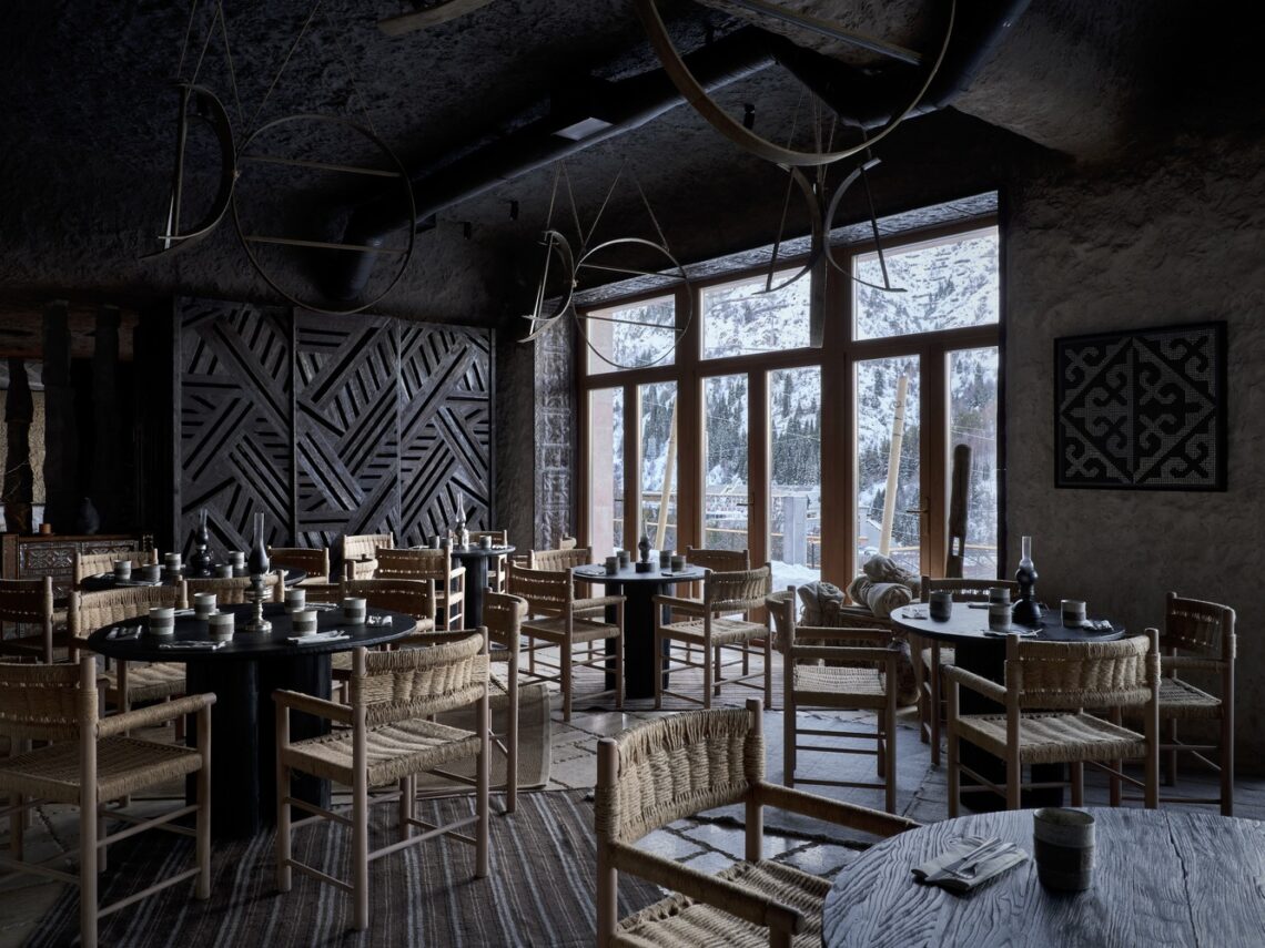Auyl restaurant / naaw + dunie