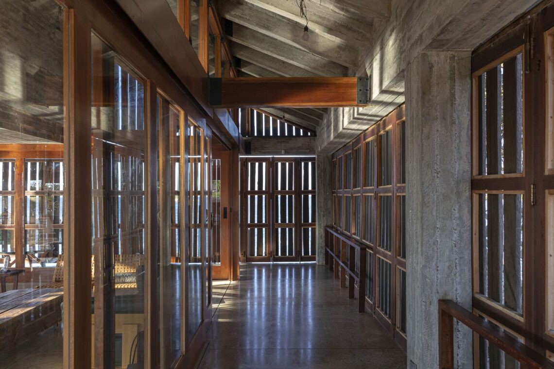 B house / infraestudio