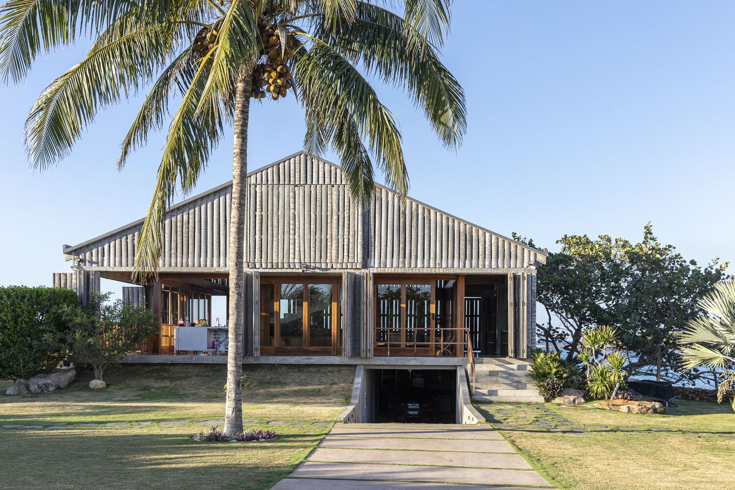 B house / infraestudio