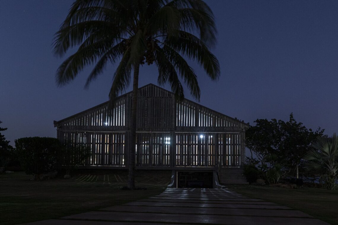 B house / infraestudio