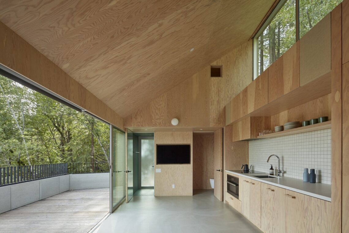 Crest guesthouse / mork-ulnes architects