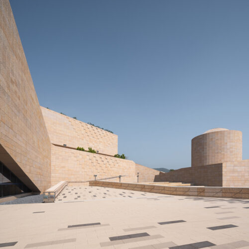 Daya bay nuclear power science and technology museum / e+uv architecture + huayi design