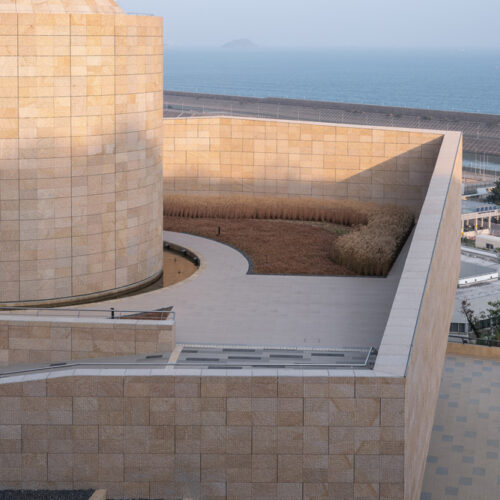 Daya bay nuclear power science and technology museum / e+uv architecture + huayi design