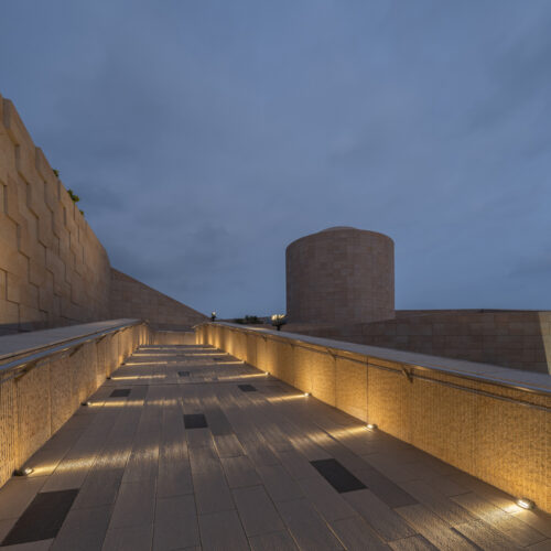 Daya bay nuclear power science and technology museum / e+uv architecture + huayi design