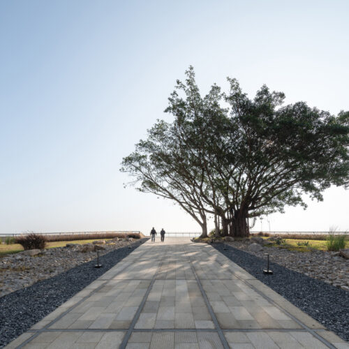 Daya bay nuclear power science and technology museum / e+uv architecture + huayi design
