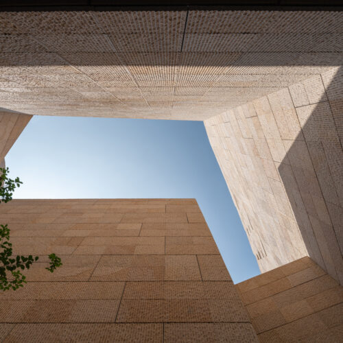 Daya bay nuclear power science and technology museum / e+uv architecture + huayi design