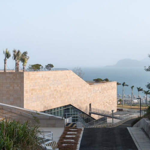 Daya bay nuclear power science and technology museum / e+uv architecture + huayi design