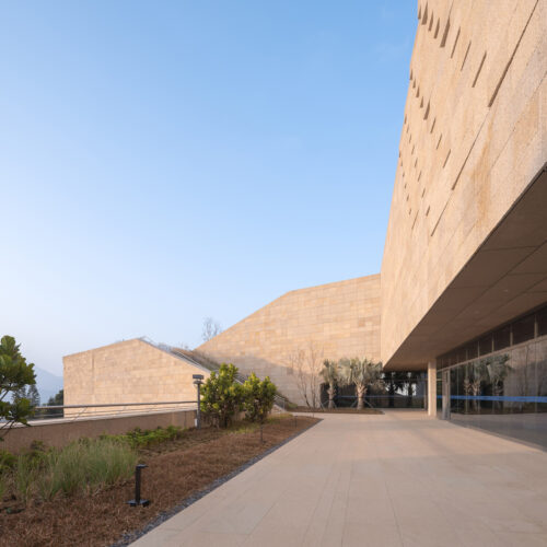 Daya bay nuclear power science and technology museum / e+uv architecture + huayi design