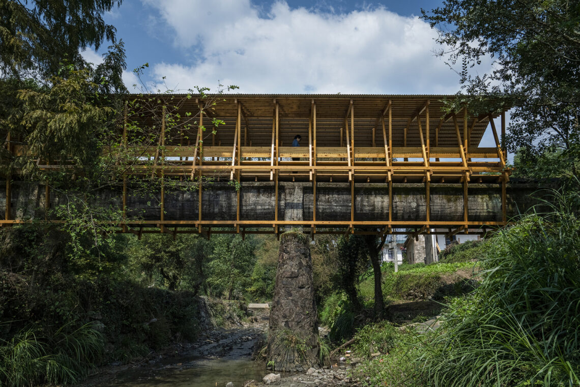 Fw Ji·the Covered Bridge On Aqueduct / Iara 6 Fw ji·the covered bridge on aqueduct / iara