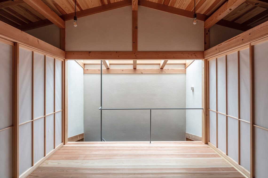 House in shirasagi / buttondesign