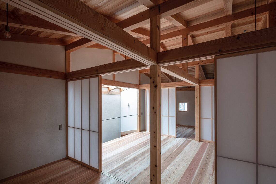 House in shirasagi / buttondesign