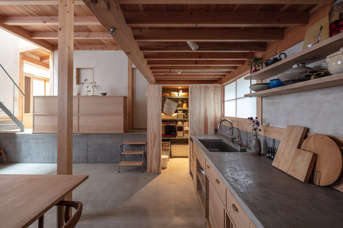House in shirasagi / buttondesign