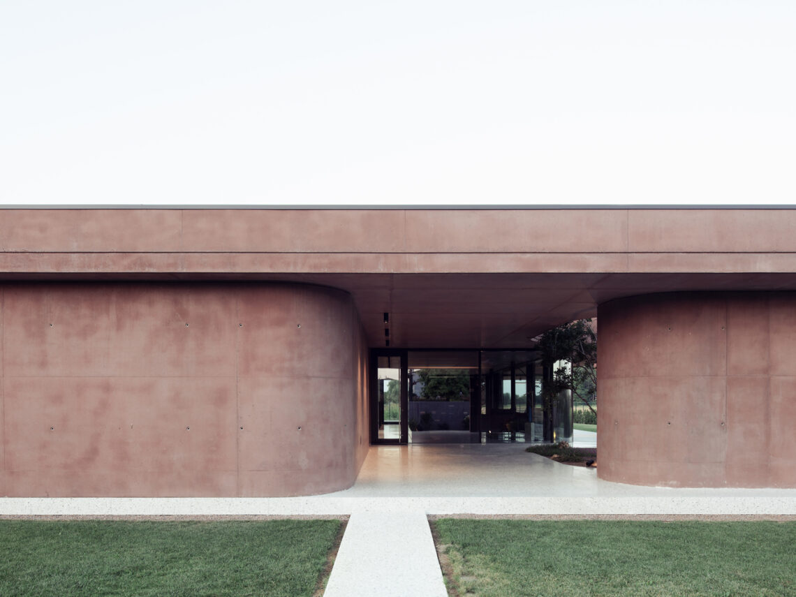 House With A Large Porch / Mide Architetti 14 House with a large porch / mide architetti