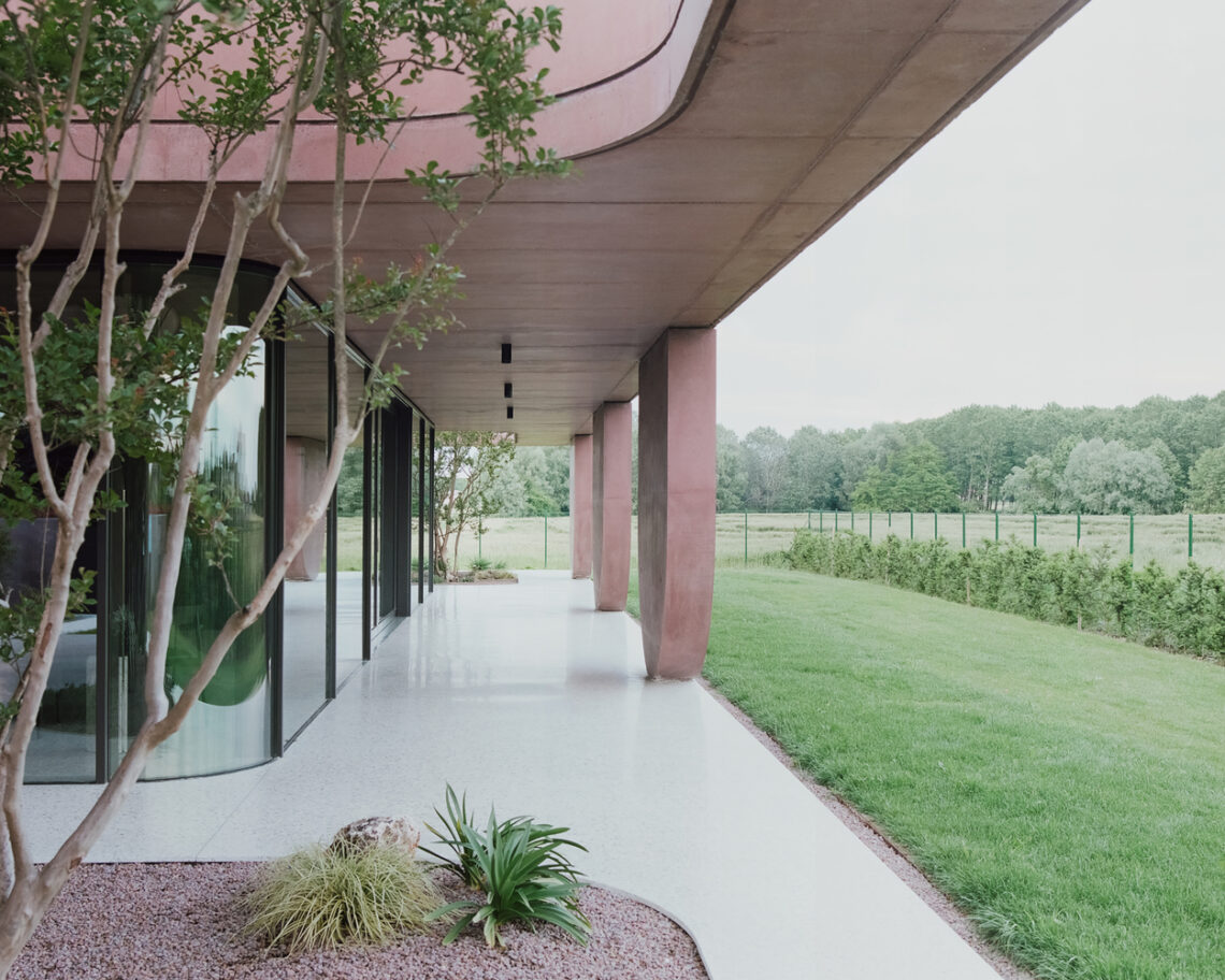 House With A Large Porch / Mide Architetti 11 House with a large porch / mide architetti