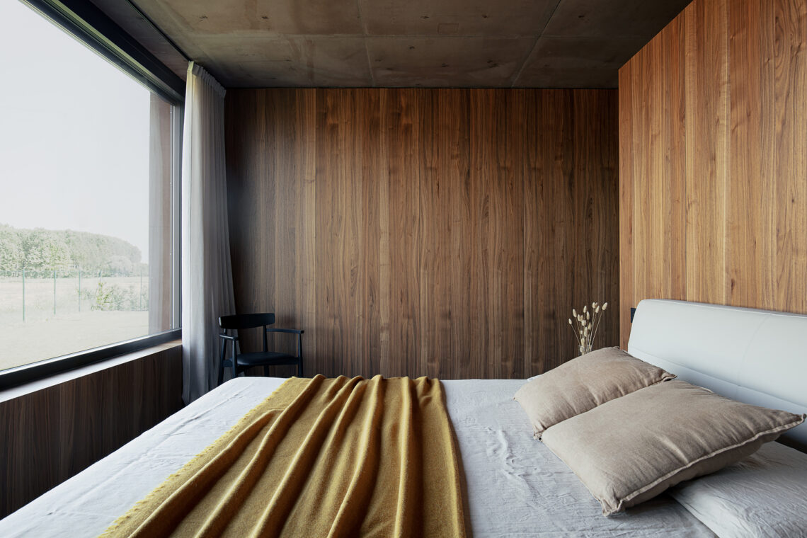House With A Large Porch / Mide Architetti 24 House with a large porch / mide architetti