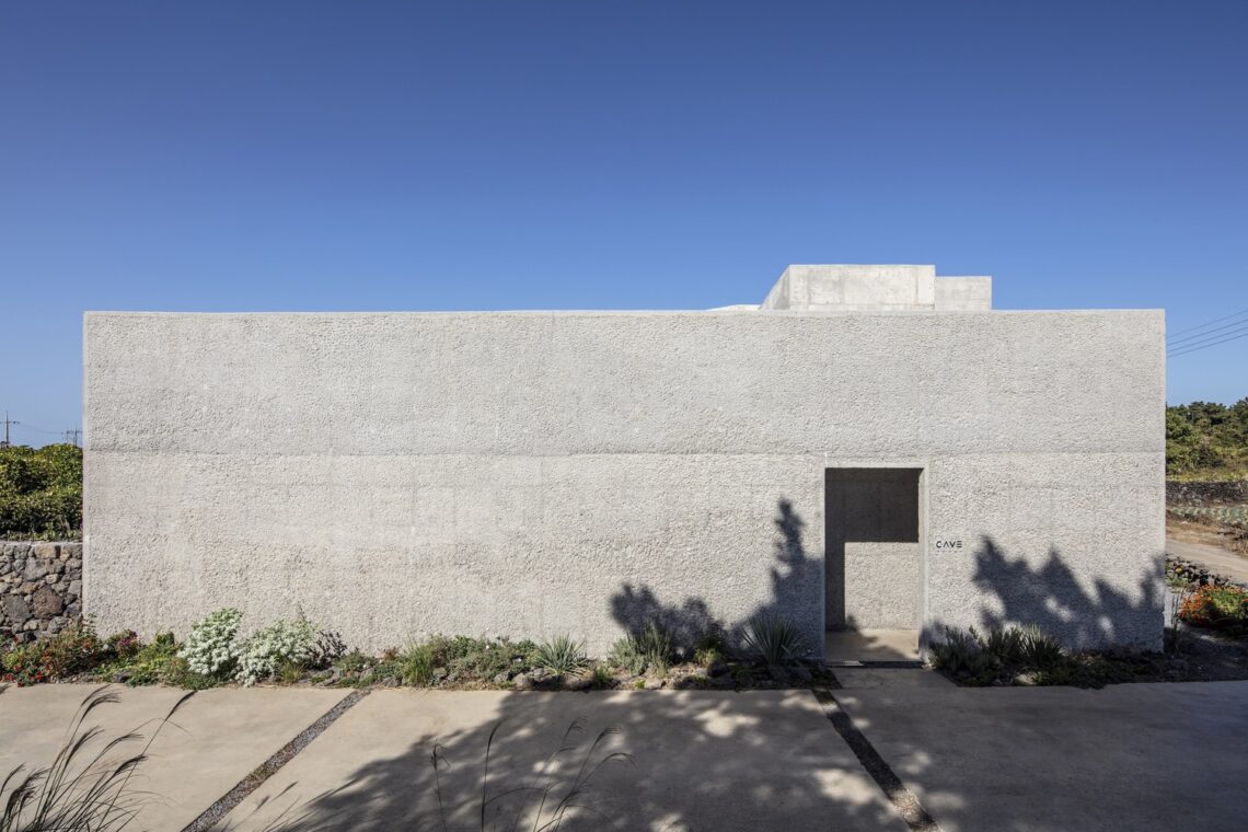 Jeju Wollyeong Cave Villa / Jya-Rchitects 9 Jeju wollyeong cave villa / jya-rchitects