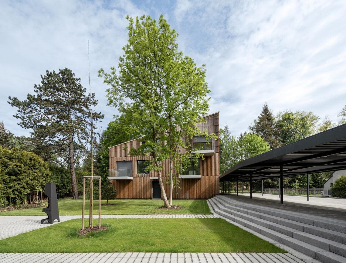 Kamenice villas / new how architects