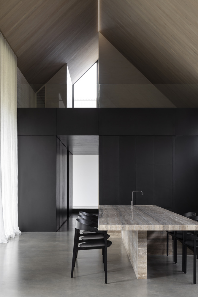 Kaye-7715-Light-On-Hr-For-Print Barwon heads house / adam kane architects