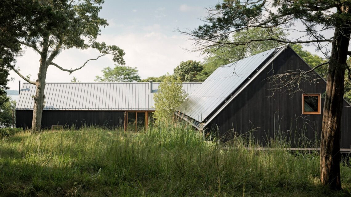 Lake flato architects looks to barns for design of north fork house