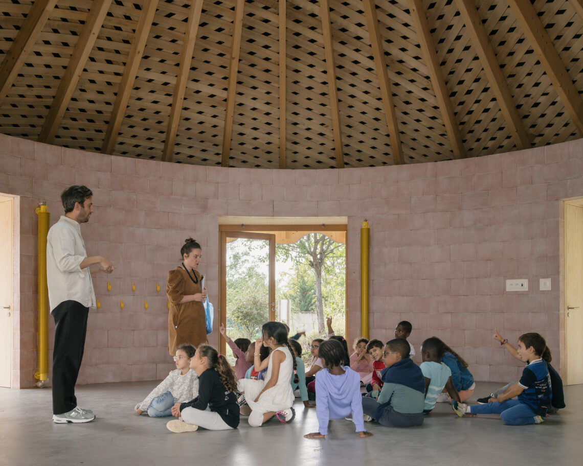 Le Vau Pavilion / L'Atelier Senzu 4 Le vau pavilion / l'atelier senzu